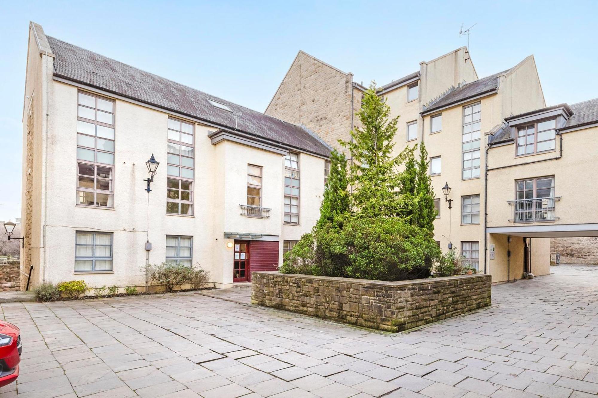 Joivy Stylish Apartment With Balcony In Old Town Edinburg Exteriör bild