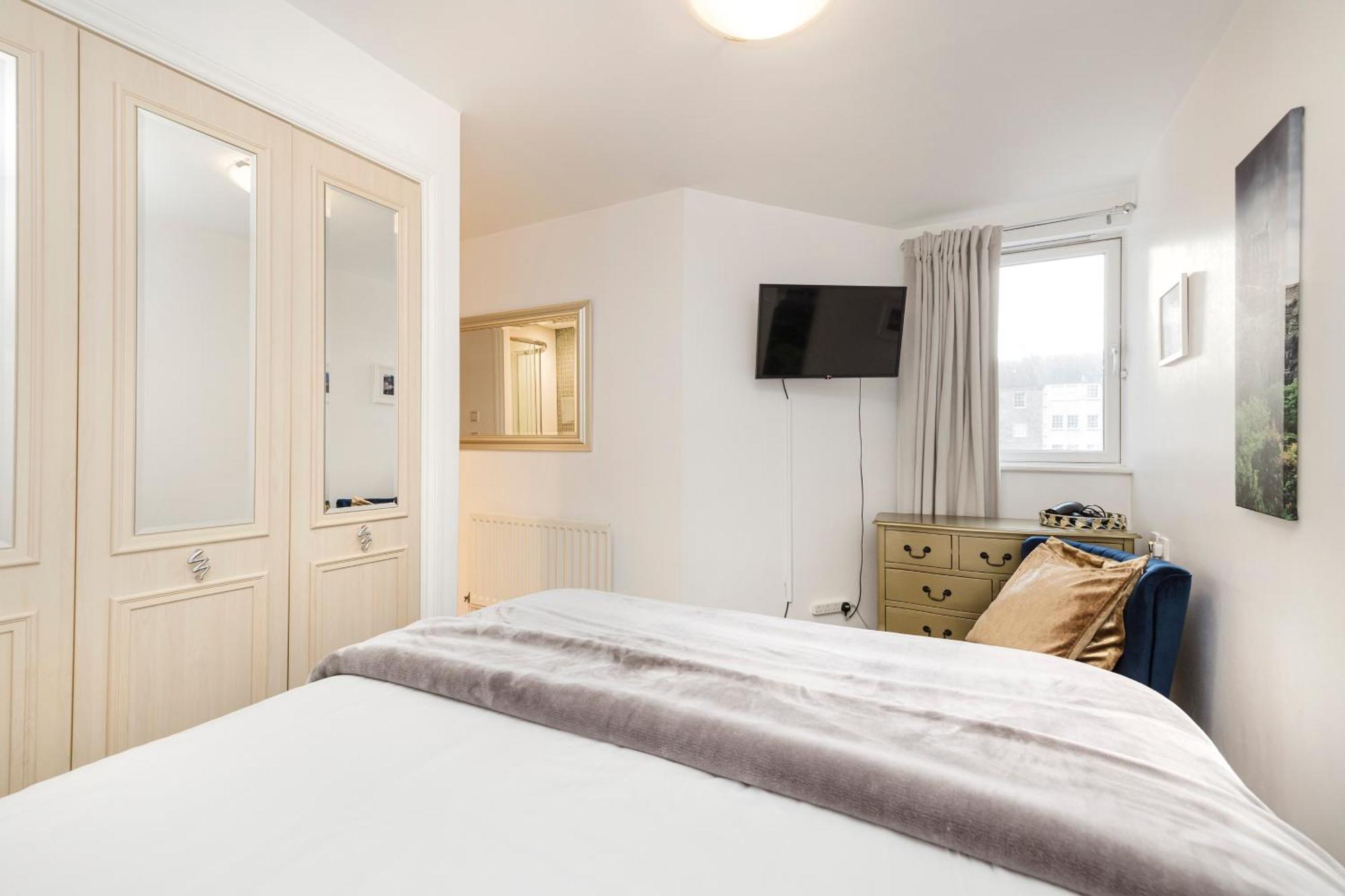 Joivy Stylish Apartment With Balcony In Old Town Edinburg Exteriör bild