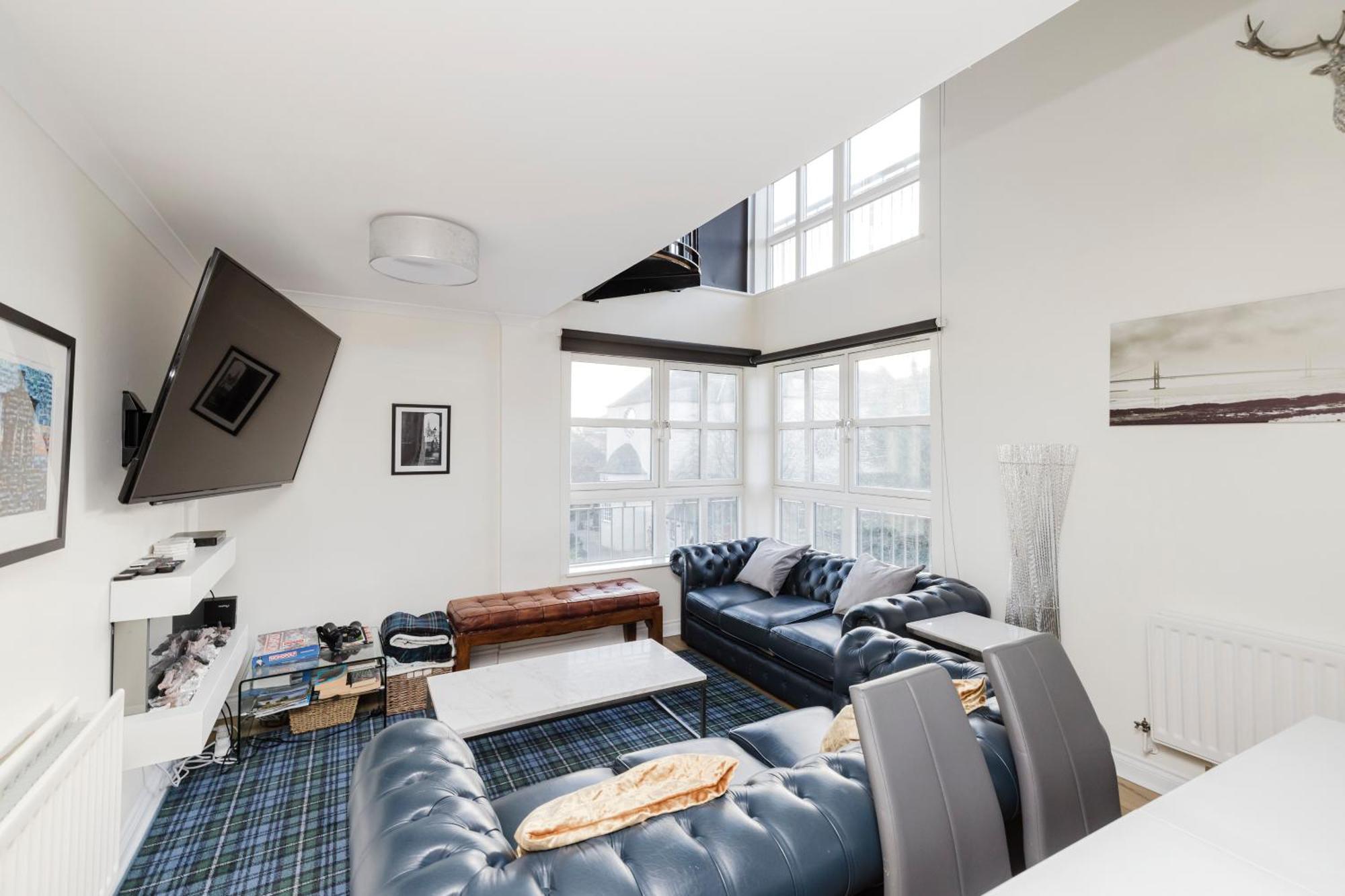 Joivy Stylish Apartment With Balcony In Old Town Edinburg Exteriör bild